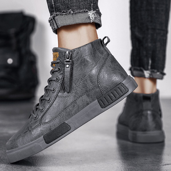 Νέο μοντέλο ανδρικών παπουτσιών με επίπεδη σόλα και φερμουάρ