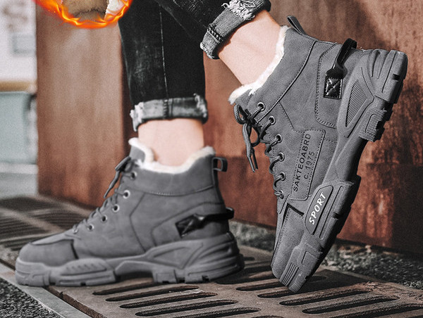 Χειμερινά ανδρικά μποτάκια με πουπουλένια φόδρα