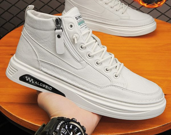 Ziemas zābaki no mākslīgās ādas ar plakanu zoli