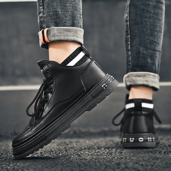 Ανδρικά δερμάτινα αθλητικά παπούτσια με επιγραφή