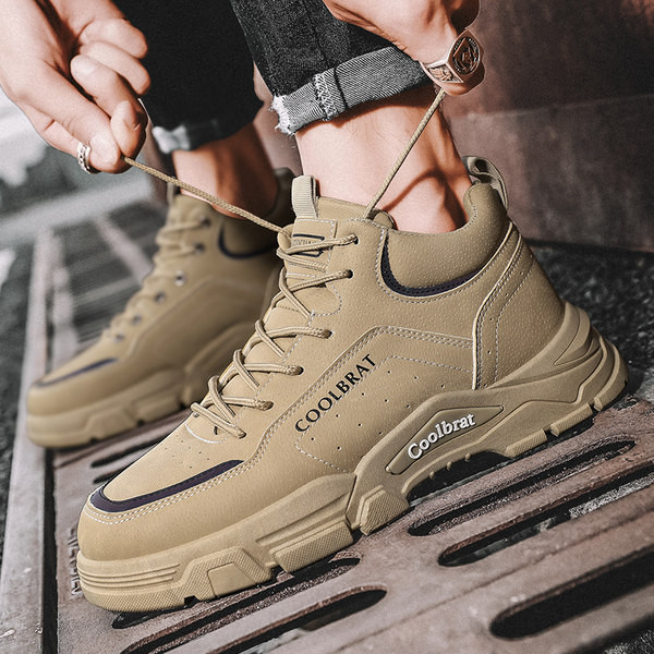 Ανδρικά παπούτσια από οικολογικό δέρμα με γράμματα και κορδόνια