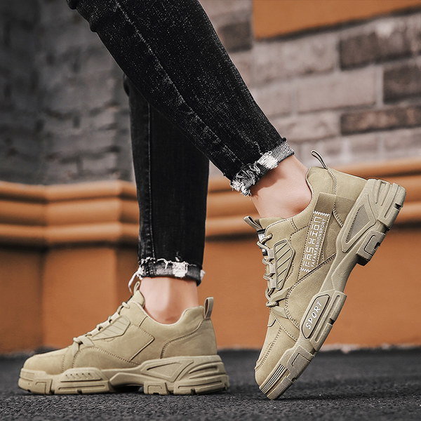 Jauna modeļa vīriešu ziemas apavi ar logo un šņorēm