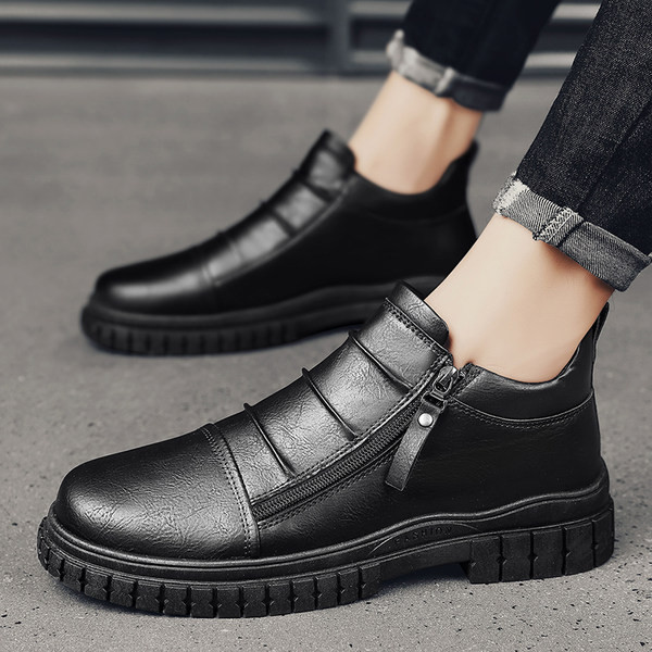 Vīriešu apavu tīrs modelis