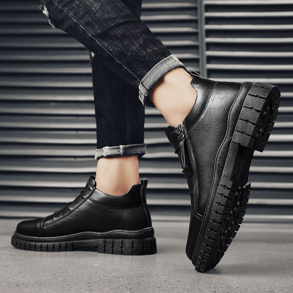 Vīriešu apavu tīrs modelis