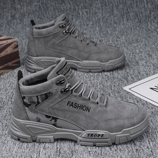 Novi model muške zimske obuće sa natpisom