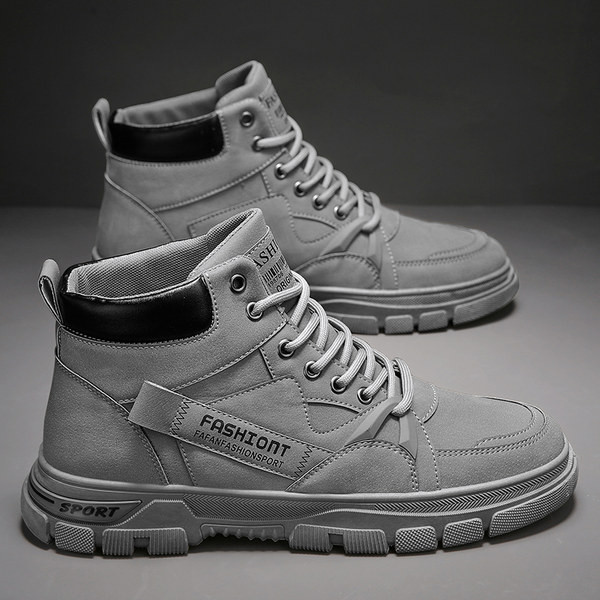 Ανδρικά παπούτσια με κορδόνια και επιγραφή