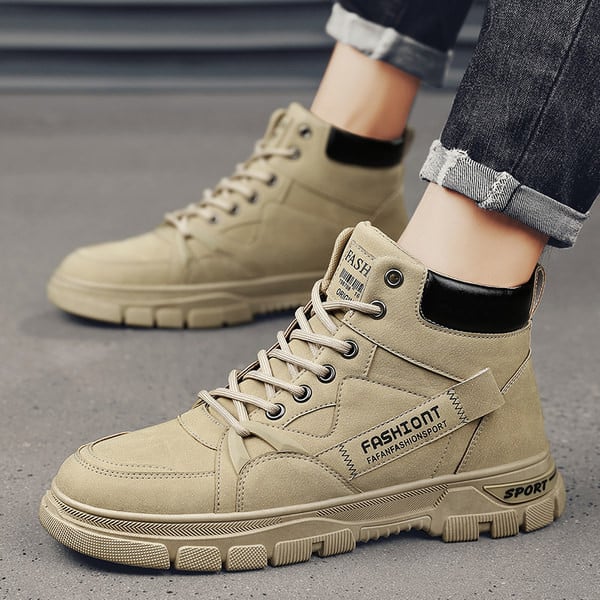 Ανδρικά παπούτσια με κορδόνια και επιγραφή