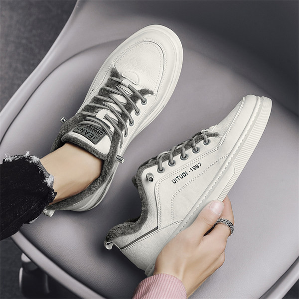 Ανδρικές χειμερινές μπότες με πούπουλο