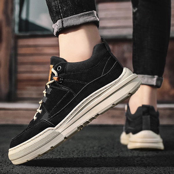 Vīriešu ziemas zābaki ar logotipu un plakanu zoli