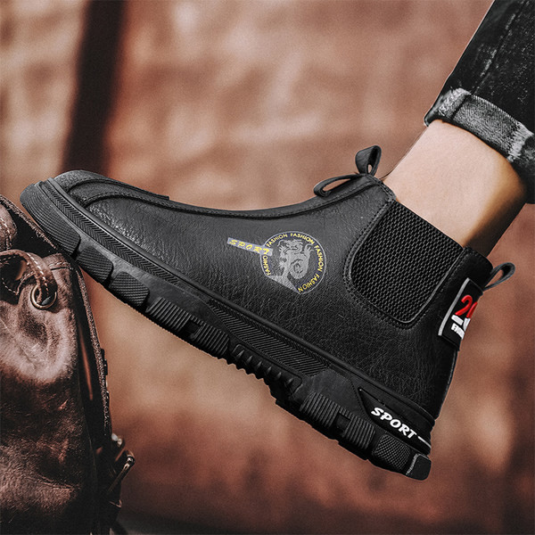 Ανδρικά χειμερινά δερμάτινα παπούτσια με εφαρμογή και επιγραφή