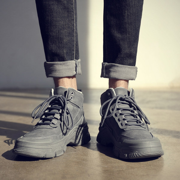 Muške elegantne zimske cipele od eko kože sa aplikacijom i natpisom