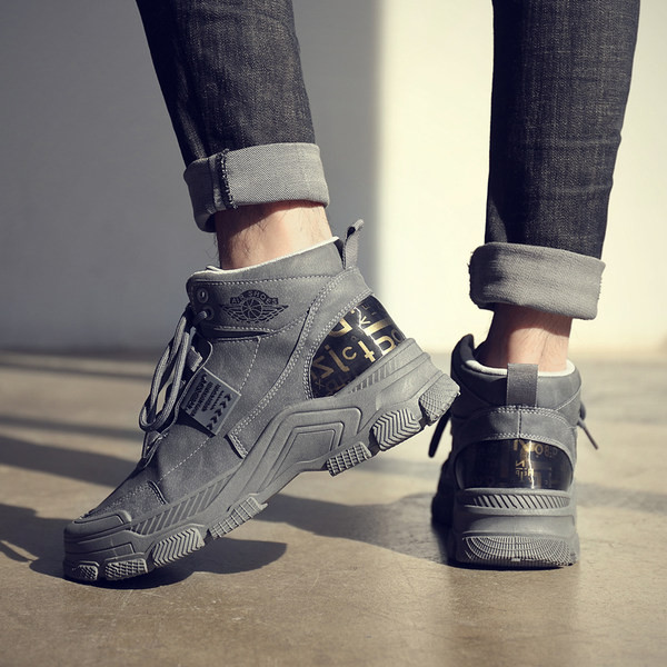 Muške elegantne zimske cipele od eko kože sa aplikacijom i natpisom