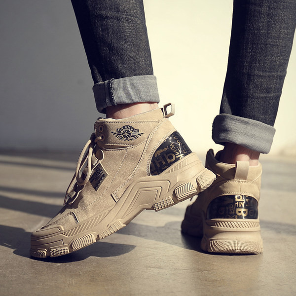 Vyriški sportbačiai - su užrašu ir raišteliais