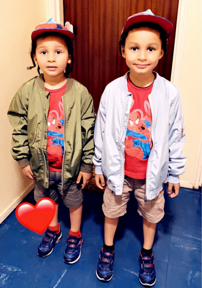 2022. gada pavasara ikdiena, 2-11 12 gadus veci pusaudži, bērni ar pilnām garām piedurknēm ar V veida kakla izgriezumu, topi ar rāvējslēdzēju.