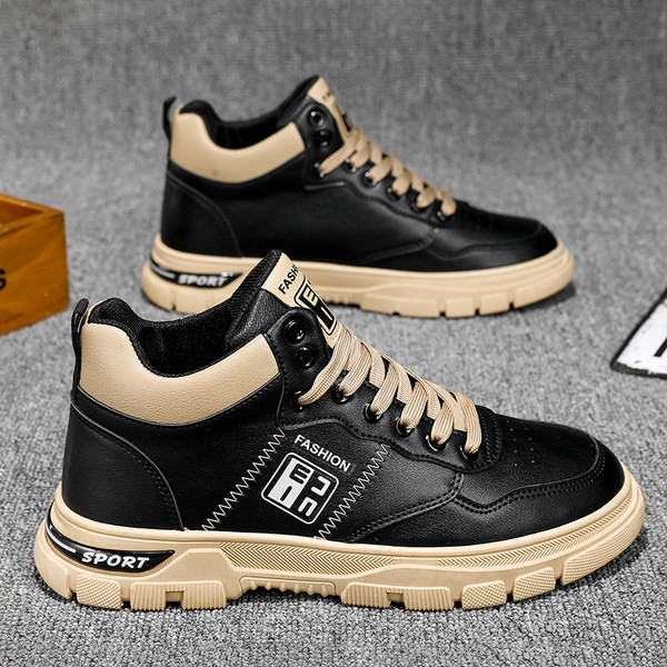 Jauns vīriešu apavu modelis ar uzrakstu