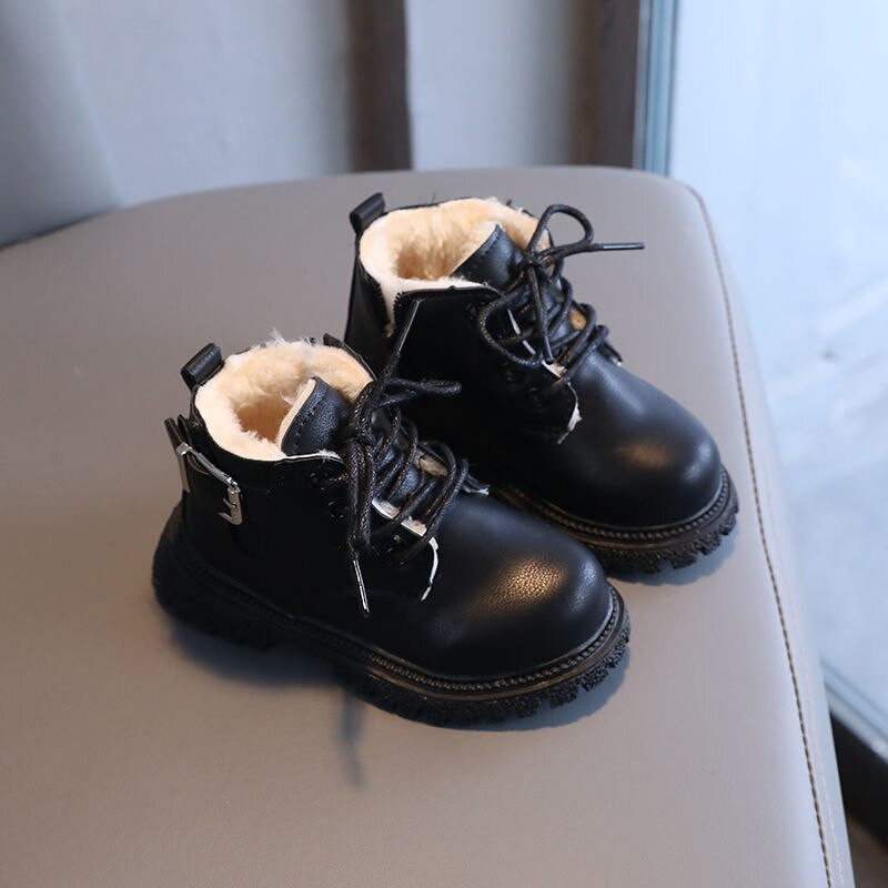 Modne kožne neklizajuće čizme za gležnjeve Tople plišane dječje moderne čizme Zimske cipele za malu djecu Bijelo crne čizme za snijeg za dječake Djevojčice