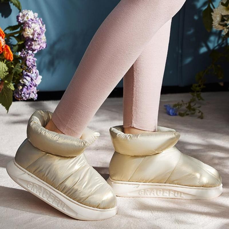 Aranyos plüss pamut cipők Női téli csizmák kültéri csúszásmentes könnyű lefelé szabadidő női hócipő platform melegen tartó lábbelik