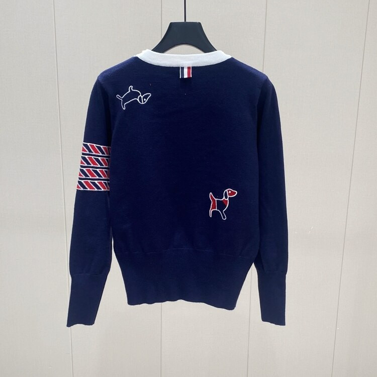 TB THOM 2022. gada jaunā koledžas stila suņu žakarda apkakles krāsas kontrasta džemperi ar garām piedurknēm.