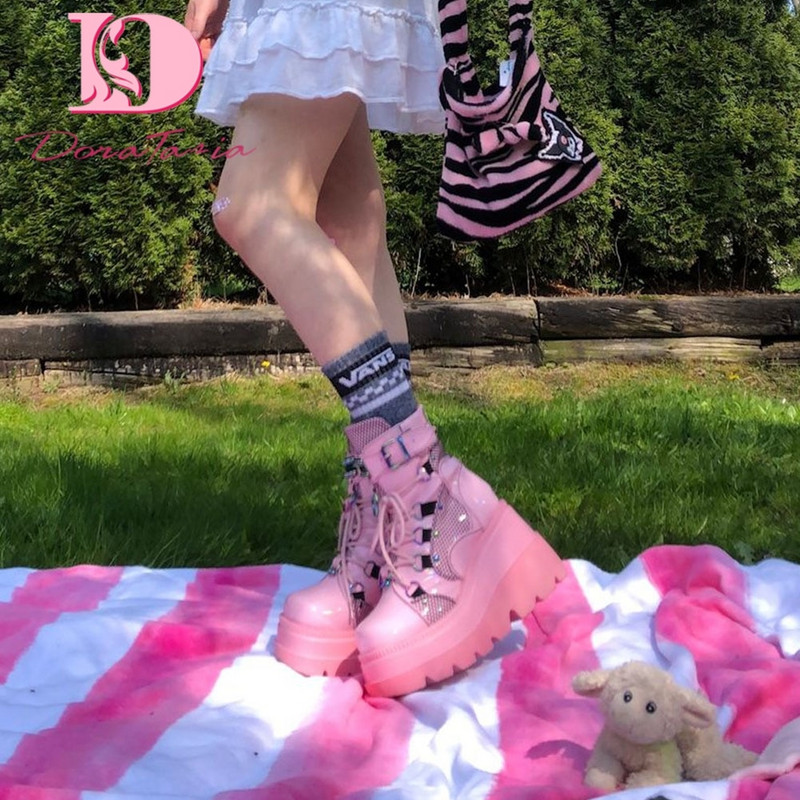 DoraTasia Cizme Gotic Punk Stradă Femei Cizme cu platformă Pane cu toc înalt Cizme scurte Design nou de modă Pantofi cosplay cu nituri
