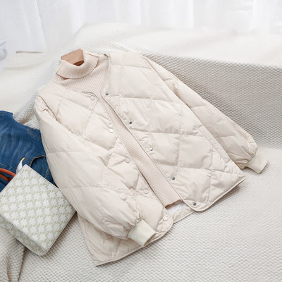 Jauns rudens ziemas biezs sieviešu silts īss parka sieviešu ikdienas vienkrāsains, brīvs statīvs apkakle dūnu jakas virsdrēbes