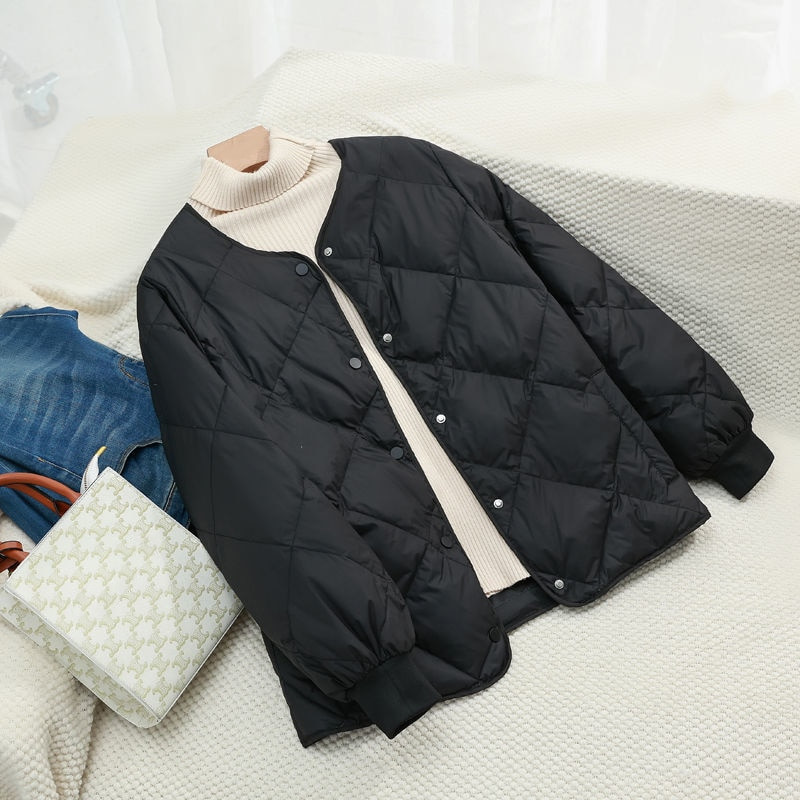 Jauns rudens ziemas biezs sieviešu silts īss parka sieviešu ikdienas vienkrāsains, brīvs statīvs apkakle dūnu jakas virsdrēbes