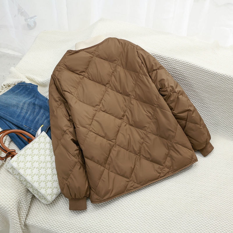 Jauns rudens ziemas biezs sieviešu silts īss parka sieviešu ikdienas vienkrāsains, brīvs statīvs apkakle dūnu jakas virsdrēbes