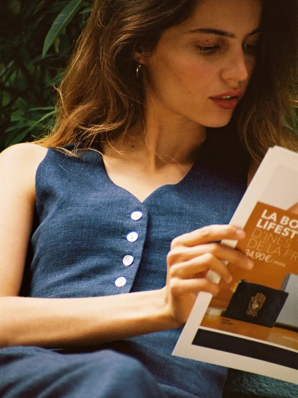 2022. gada pavasaris un rudens jauns 100% lina vienkrāsains vienrindas V veida kakla izgriezums bez piedurknēm sieviešu ikdienas īsas veste jakas bikses