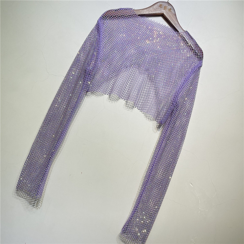 Maza krāsaina šalles tīkla urbjmašīna ir novērsta Gozēties šallēs Vasaras rindkopas plānas ar kondoļu jostu svārkiem ballītes laiks ir īss