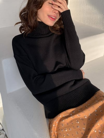 Augstas kvalitātes 2022. gada rudens ziemas džemperis ar džemperi ar apkakli Sieviešu lielizmēra trikotāžas džemperi Džemperi Mīksts balts melns džemperis