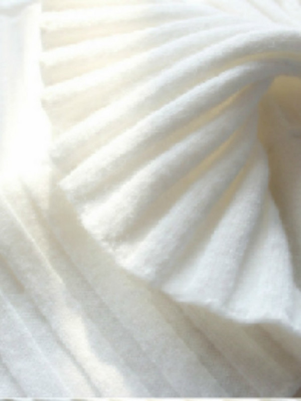 Augstas kvalitātes 2022. gada rudens ziemas džemperis ar džemperi ar apkakli Sieviešu lielizmēra trikotāžas džemperi Džemperi Mīksts balts melns džemperis