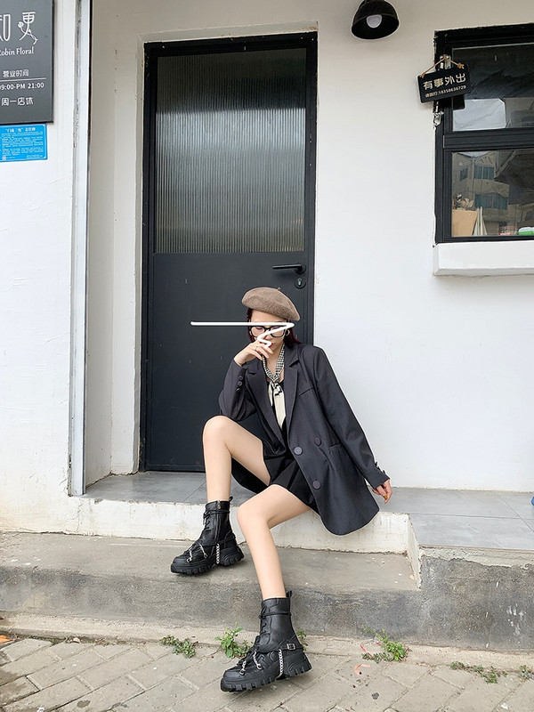 Ženske cipele Čizme s platformom Punk Gothic Za žene Borbene ženske crne metalne tipke Ženske motociklističke gležnjače Jesen Novo