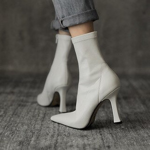 Augstpapēžu kurpes smails purngals kails zābaki melni zābaki Modes tievi papēžu zābaki Retro sieviešu apavi Botas