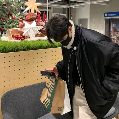 Ziemas jaka vīriešiem silts modes biezināts īss mētelis vīriešu korejiešu vaļīgs biezs jēra kažokādas jakas Lielizmēra dūnu jaka vīriešu Parker