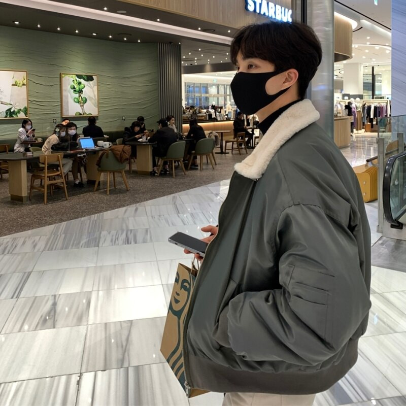 Ziemas jaka vīriešiem silts modes biezināts īss mētelis vīriešu korejiešu vaļīgs biezs jēra kažokādas jakas Lielizmēra dūnu jaka vīriešu Parker