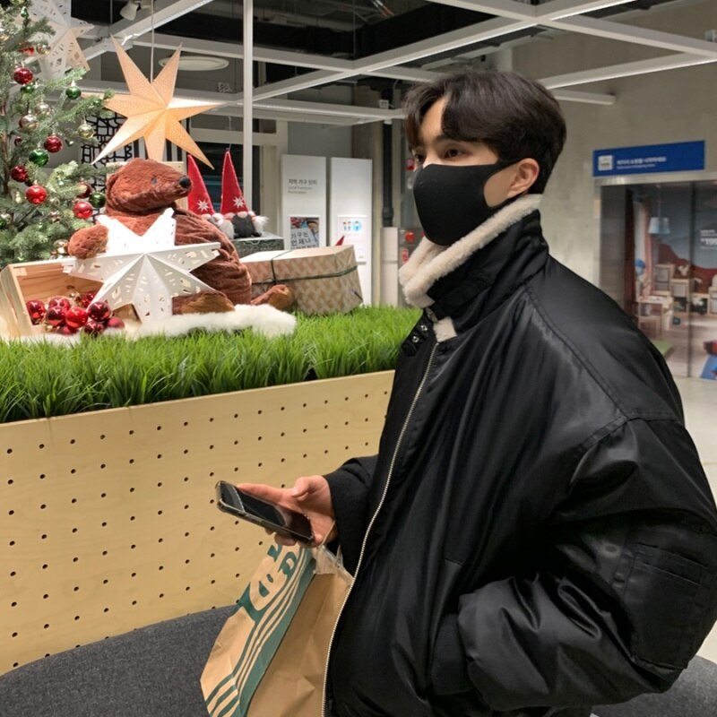 Ziemas jaka vīriešiem silts modes biezināts īss mētelis vīriešu korejiešu vaļīgs biezs jēra kažokādas jakas Lielizmēra dūnu jaka vīriešu Parker