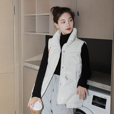 Eiropas stacijas modes veste sieviešu īsa 2022. gada jauna vestes ārējā nodiluma bezpiedurkņu jaka