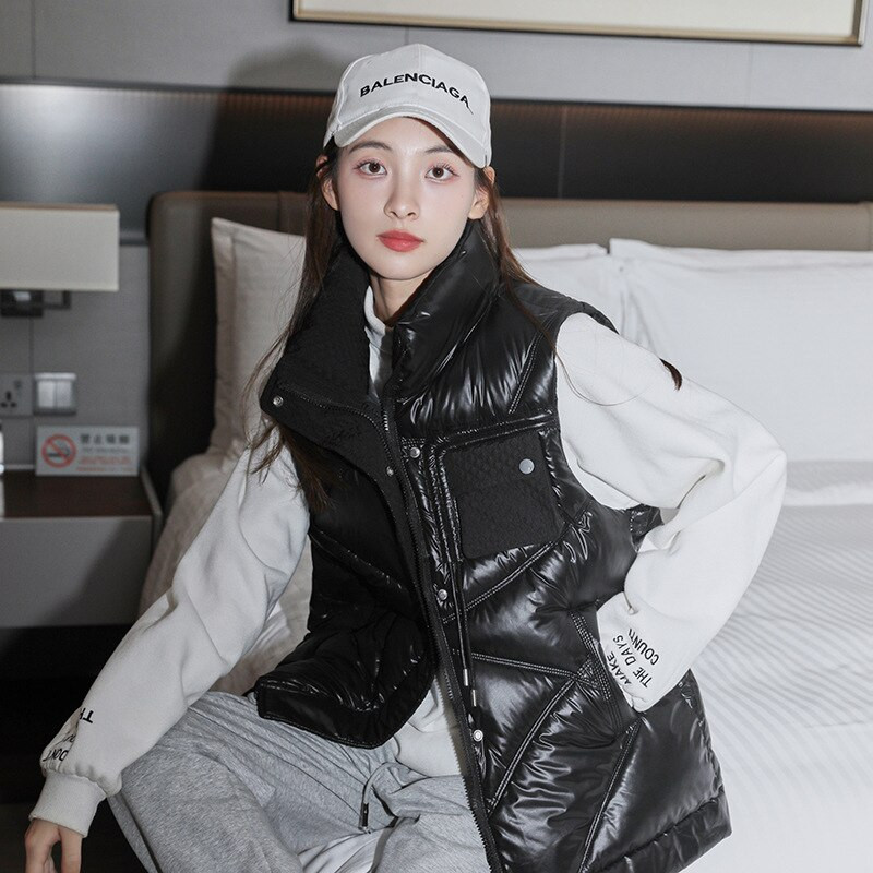 Eiropas stacijas modes veste sieviešu īsa 2022. gada jauna vestes ārējā nodiluma bezpiedurkņu jaka