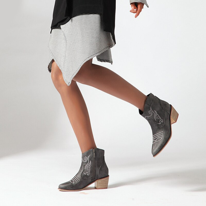 Sieviešu Rietumu puszābaki Romiešu smaili ikdienas zābaki Pavasara ziema Sieviešu īsi mākslīgās ādas zābaki Sieviešu Retro Chaussures