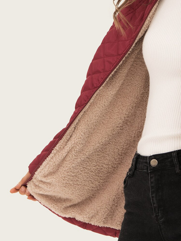 Sieviešu ziemas jaka Flīsa jaka ar augstu jostasvietu Sieviešu mētelis ar garām piedurknēm.