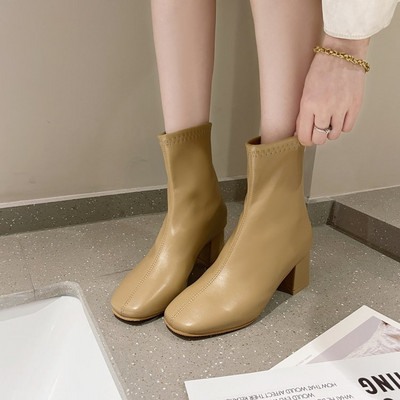 Luksusa zīmola sieviešu smilškrāsas 7 cm bloka augstpapēžu puszābaki 2020. gada ziemas sieviešu kvadrātzābaki Chelsea augstas kvalitātes īsi zābaki