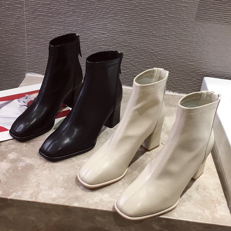 Luksusa zīmola sieviešu smilškrāsas 7 cm bloka augstpapēžu puszābaki 2020. gada ziemas sieviešu kvadrātzābaki Chelsea augstas kvalitātes īsi zābaki