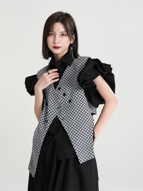 [EAM] Sieviešu brīvi pieguļošs melns rūtains neregulāra apakšmala ikdienas veste jauna V veida apkakle bez piedurknēm modes plūdmaiņas 2022. gada pavasara vasara 1DE8294