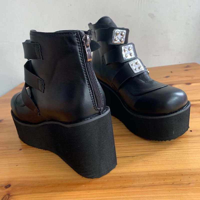 Sieviešu sprādzes potītes zābaki 2022. gada ziemas platformas zābaki Punk sieviešu zābaki ar augstu papēdi, 43. izmērs sievietēm Martin Botas Botas De Mujer