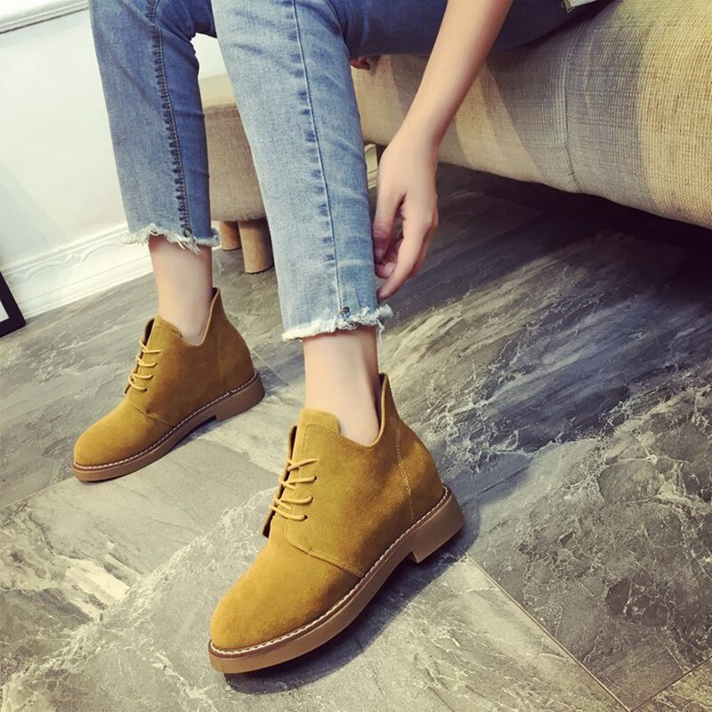 Xiaying Smile Ženske čizme proljeće i jesen ženske cipele modne ženske kožne čizme s četvrtastom petom Cipele na vezanje od nubuka s okruglim vrhom