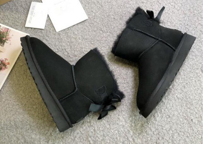 Modne zimske čizme za 2022. Krznene ženske čizme za snijeg Prava ovčja vuna Dekoltirane tople krznene cipele Muške i ženske zimske kratke čizme