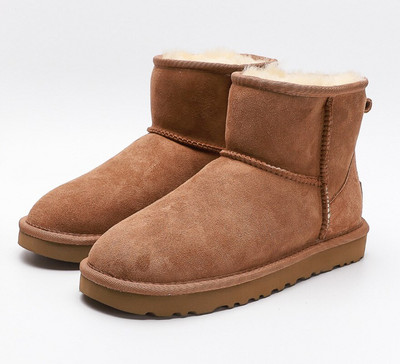 Modne zimske čizme za 2022. Krznene ženske čizme za snijeg Prava ovčja vuna Dekoltirane tople krznene cipele Muške i ženske zimske kratke čizme