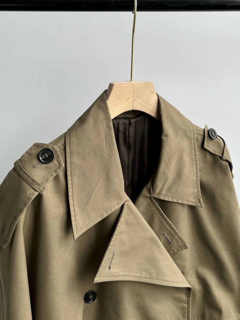 Sieviešu vidēja garuma mētelis, kokvilnas divrindu britu stila, kaklasaites un jostas, sieviešu vējjaka