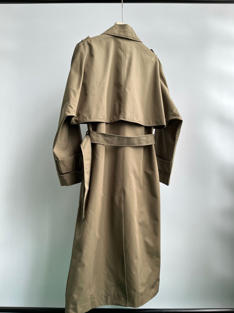 Sieviešu vidēja garuma mētelis, kokvilnas divrindu britu stila, kaklasaites un jostas, sieviešu vējjaka