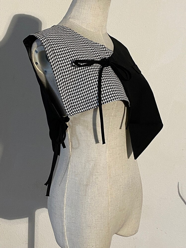 [EAM] Ženska crna karirana podijeljena asimetrična široka vesta s novim V-ovratnikom bez rukava Fashion Tide proljeće jesen 2022. 1H073