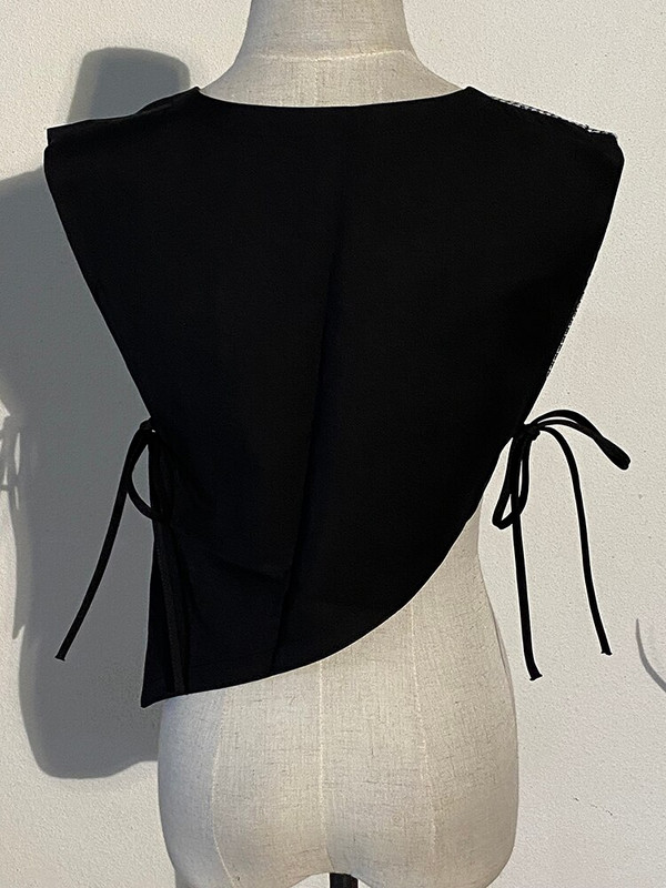 [EAM] Ženska crna karirana podijeljena asimetrična široka vesta s novim V-ovratnikom bez rukava Fashion Tide proljeće jesen 2022. 1H073